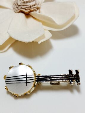 Vintage Mother-of-Pearl Banjo Brooch